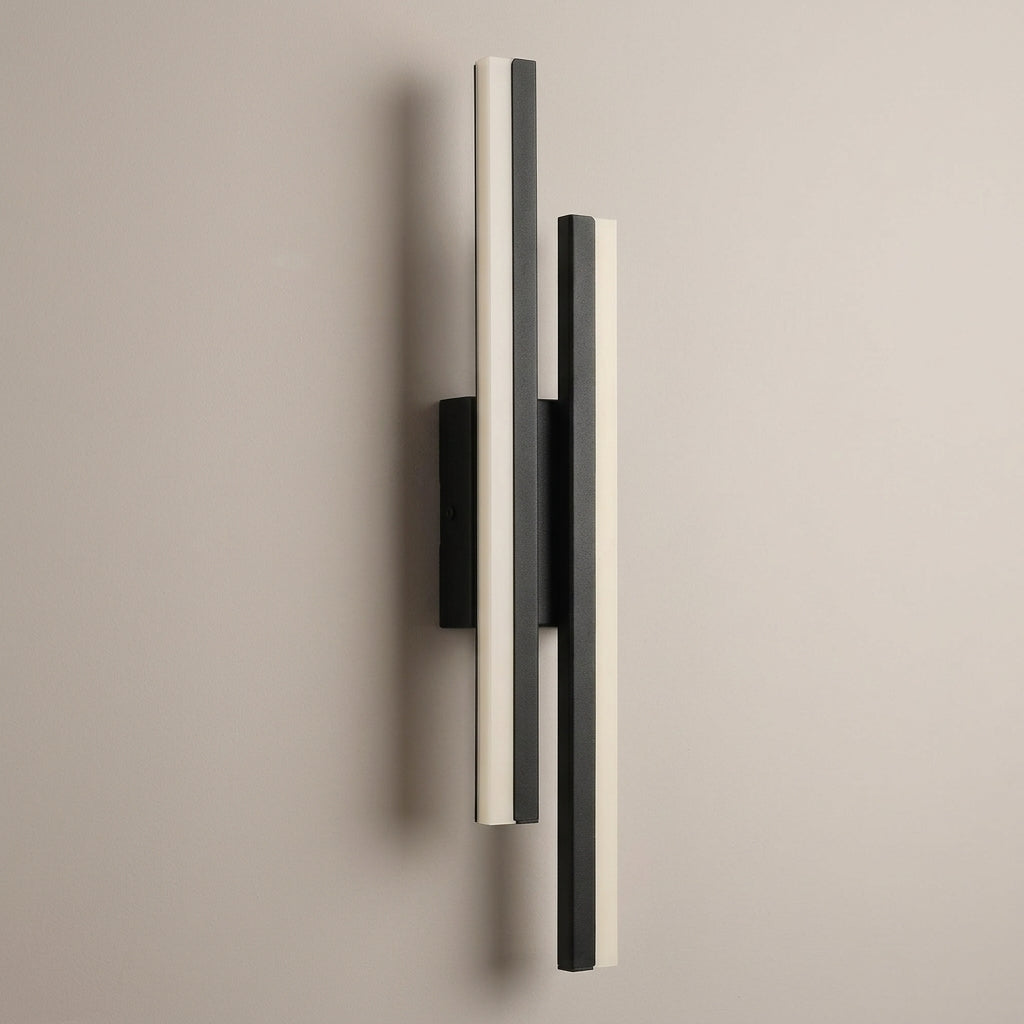 Double Line Wall Lamp – packshot angle