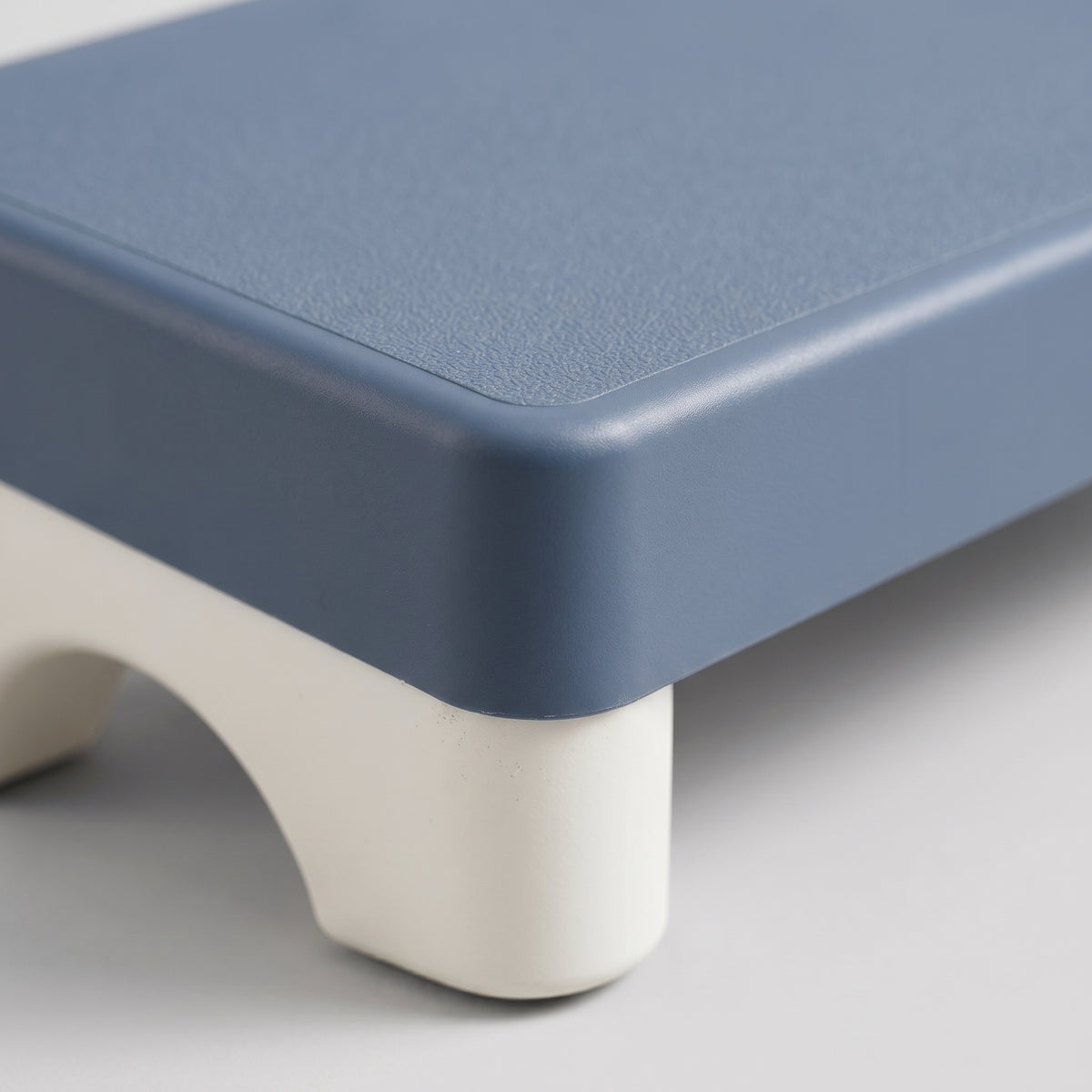 Under-Desk Footrest - detail surface